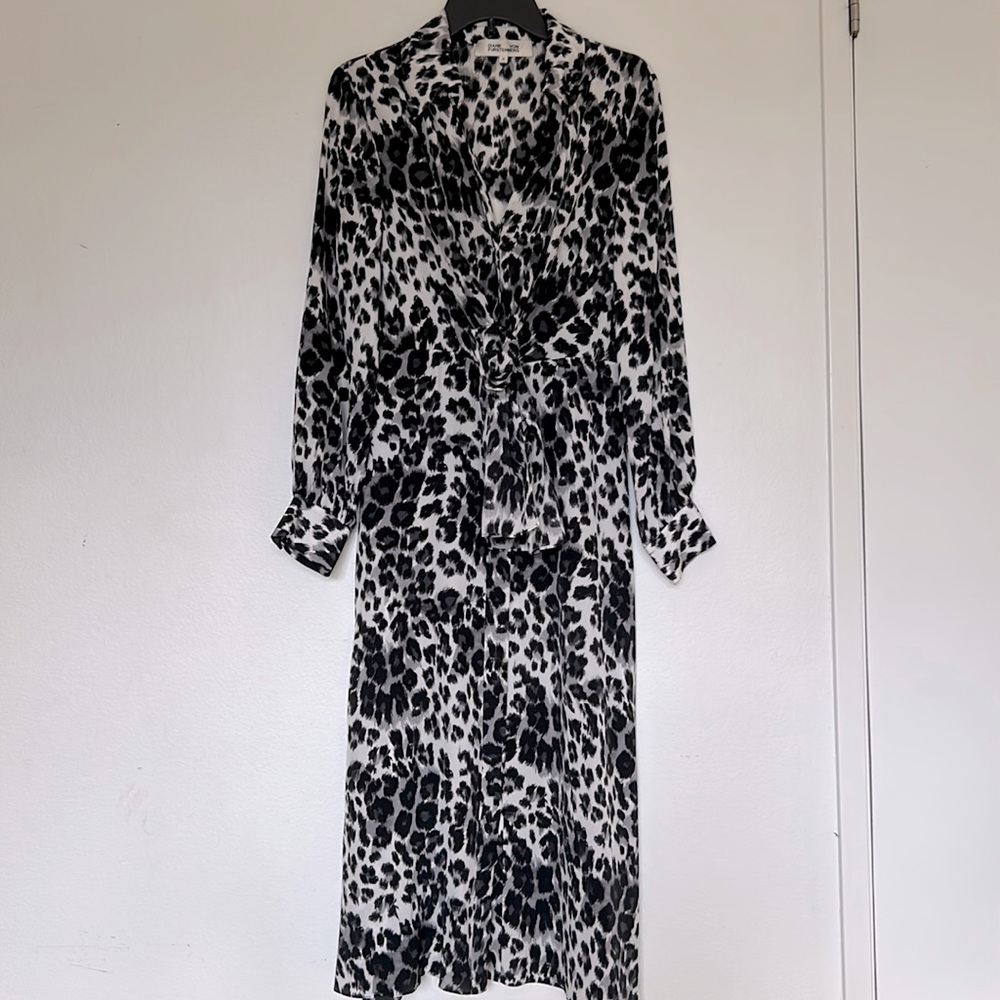 Diane Von Furstenberg silk dress (M)